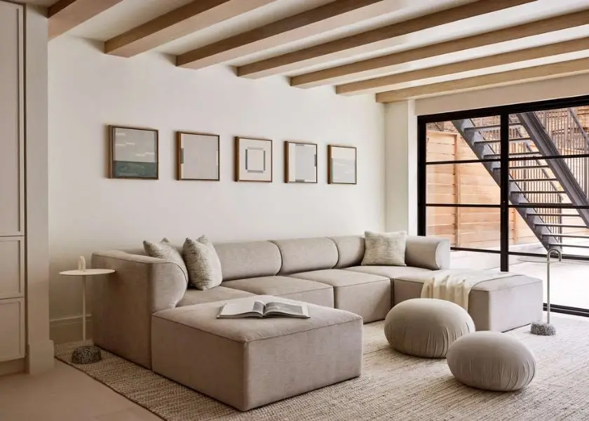 Cat Tembok Warna Cream di Ruang Tamu